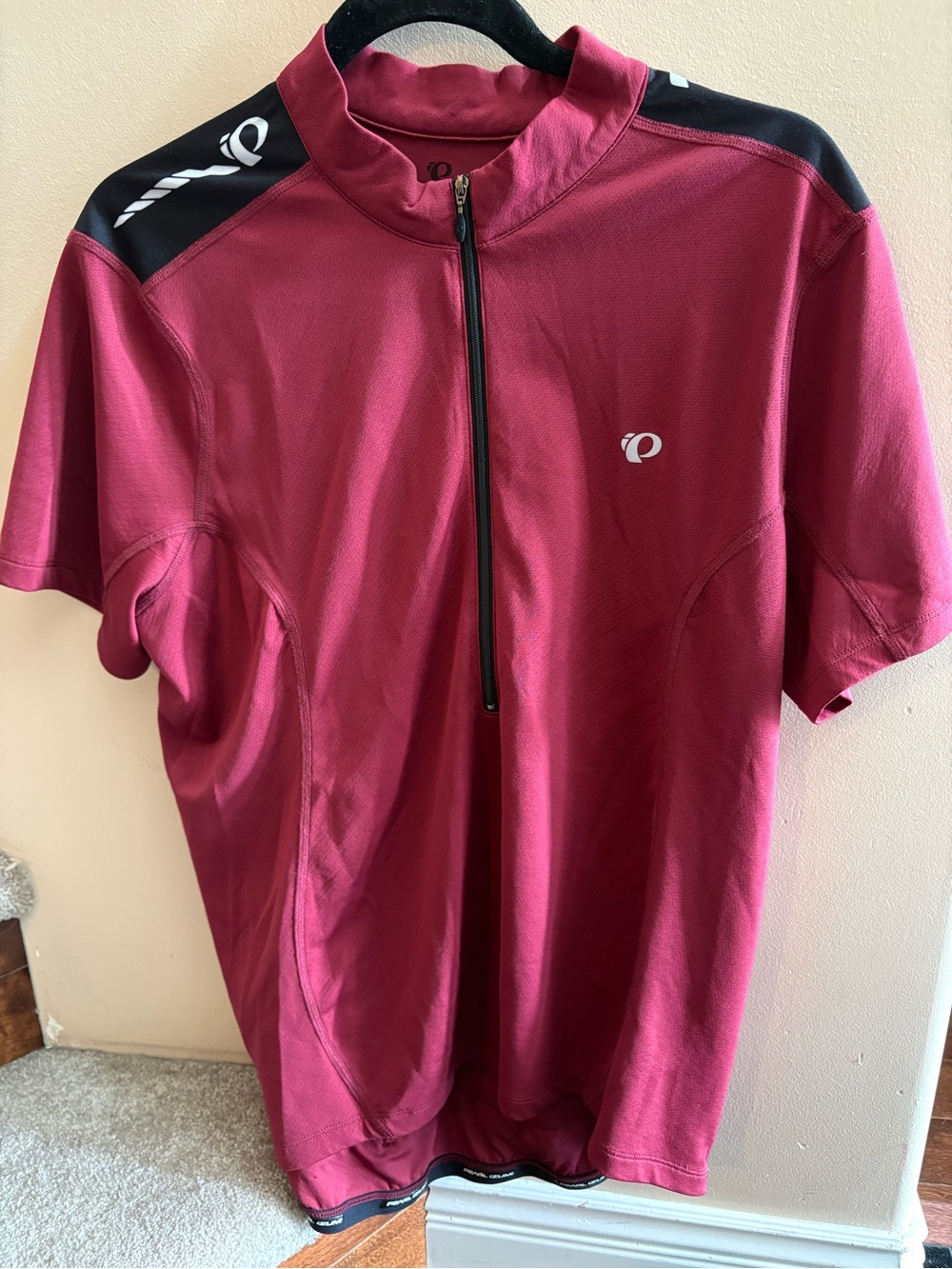 PEARL iZUMi  Men's Short Sleeve Cycling Jersey - Burgundy with Black Accents